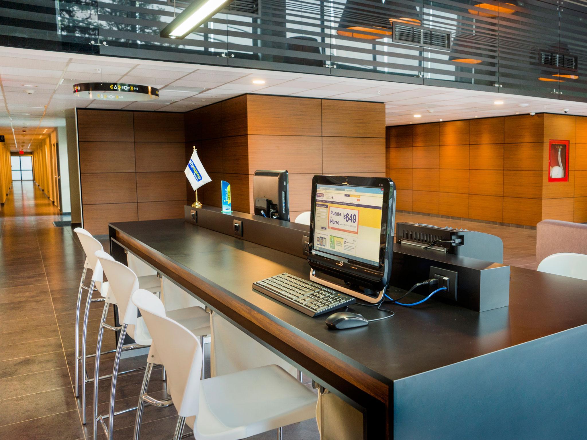 Express By Marriott Colombia 酒店 4*